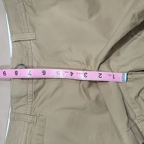 Old Navy Size 2 Dark Khaki Perfect 5" Shorts, Excellent Used Condition - Picture 7 of 9